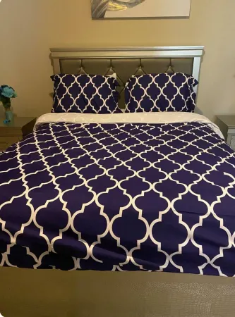 City Centre 2 bed, 2bath, gym, free parking Отели рядом с достопримечательностью «The Music Box Theater»