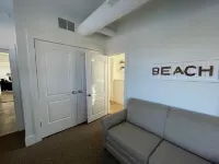 Coastal Dreams -- Roomy 2-Bedroom Apartment Nestled in Downtown Saugatuck