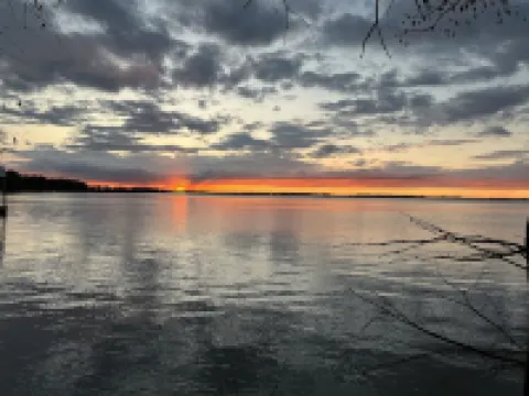 Relaxing, Lakefront & Roomy Great for fishing, duck hunting, & family gatherings 奧拜恩縣酒店