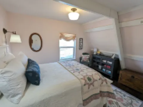 End of Year Specials- Be Lakefront for the Holidays!