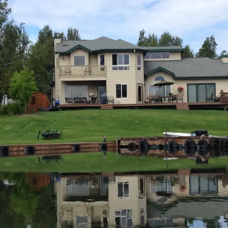 Five Star Private 4 Bedroom Home in South Anchorage. with Boat Availability