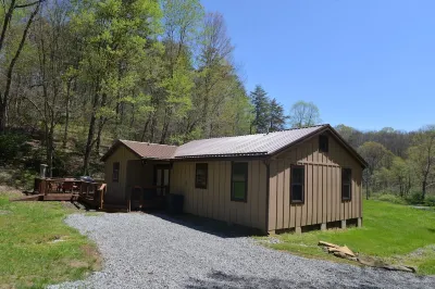 Charming cottage with pond in Heart of New River Gorge Hotels in der Nähe von New River Gorge
