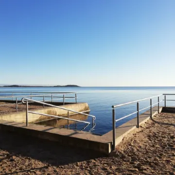 Vacation Cottage Near the Harbor