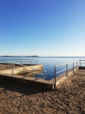 Vacation Cottage Near the Harbor Отели в г. Путбус