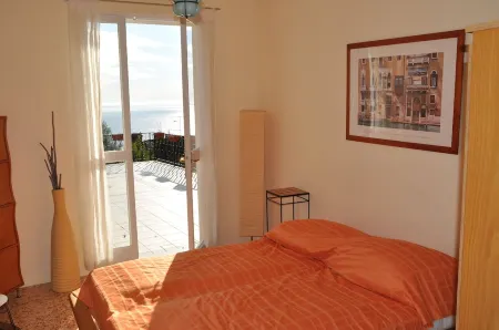 Villa with Mediterranean garden, ideal for dog owners, for guests looking for peace and quiet Отели рядом с достопримечательностью «Campeggio Maderno Di Avanzi Roberto»