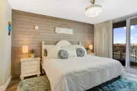 Spacious Condo @ Excellent Location with Private Beach and Amazing Pools!