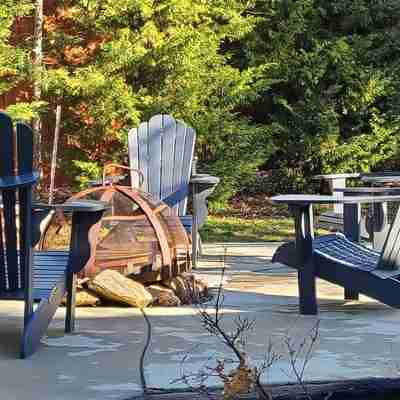Rustic Lakeview Lodge at Bass Lake. Bookable boat slip! Hotel Exterior