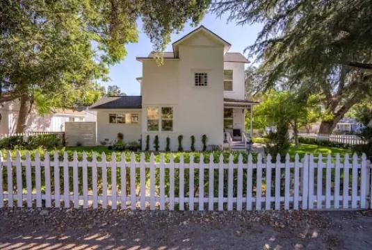 Modern Victorian! Walk Downtown W/Firepit
