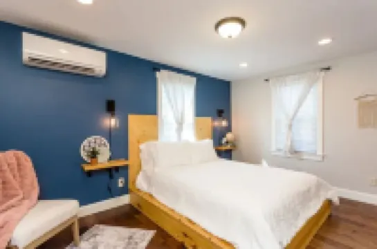 Luxury Farm Cottage, Hot Tub, Sauna,Massage,Shenandoah Views, Pet Friendly