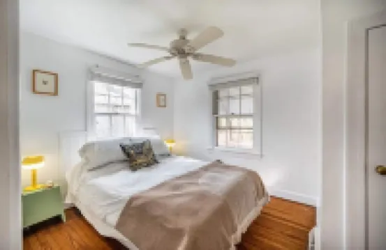 Updated 1BR cottage on private acre+ lot
