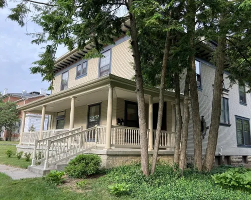 Beautiful Historic Home on Wittenberg Campus. Peaceful Setting w/ Grand Piano. โรงแรมในสปริงฟีลด์