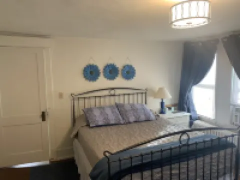 Charming Cottage at the Edge of Town