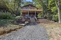 Woodsy/Modern Cabin, Big Views, Firepit, Close Hikes, Wifi, 12 Min to Br,
