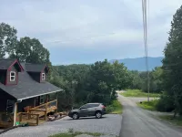 New Built cozy cabin Peaceful Side, Townsend, TN, Laurel Valley,  no steep roads