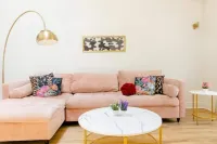 Luxe Modern Hideaway in Downtown Decatur - 1BR 1BA