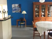 Big garden, 200m beach, shops 500m, wifi, Hotels in Arradon