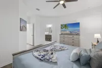 Beautiful home w/ an amazing pool area and everything you need! Prime Location!