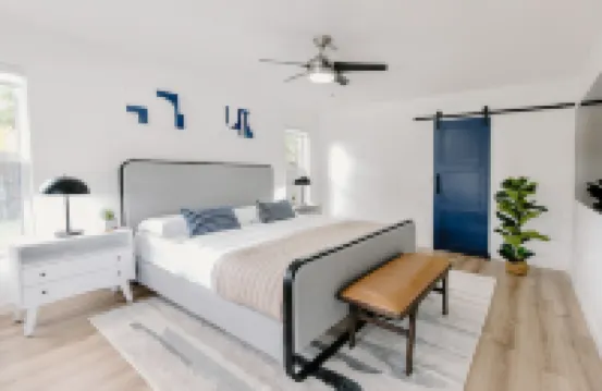 THE TURTLE, Brand New Heated Pool, 10 minutes to Downtown Naples, 5th Ave. Beach