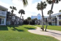 🌞 Beautiful Condo on Pensacola Beach with water view of Villa Sabine Bay