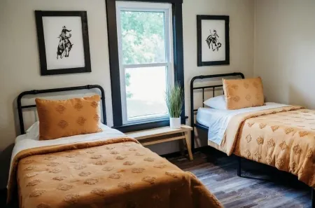 Cozy Midwest Bunkhouse located in the heart of the Ozarks!