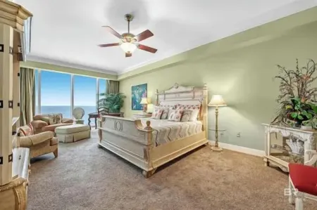 Penthouse Unit Directly on the beach with unbelievable views. Managed by Owner. Отели рядом с достопримечательностью «Perdido Key Beach»