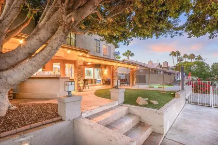 Waterfront getaway in Arizona Отели рядом с достопримечательностью «Рипариан Презерв эт Уотер Ранч»