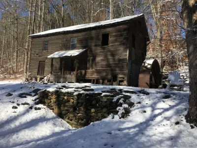 Emerson's Cabin at Dennis Mill Hotels near Chief Vann House Historic Site