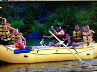 Lux 2/2 w/firepit 10 min from Sequoia Nat'l  Park & beside the Kaweah main fork
