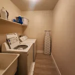 ★Strip views w/amenities! Pool, fitness center, W/D in-unit & FREE parking!★