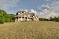 5 -Star Luxury Mountain Getaway - Grandview Lodge - Pool Opens Around April 15