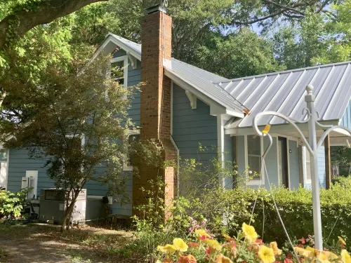 Cozy Cottage near UNCW, Central Location to All!