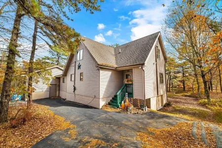 Minutes from Kalahari and Camelback, Lakefront Retreat!  Sleeps10+, GameRm