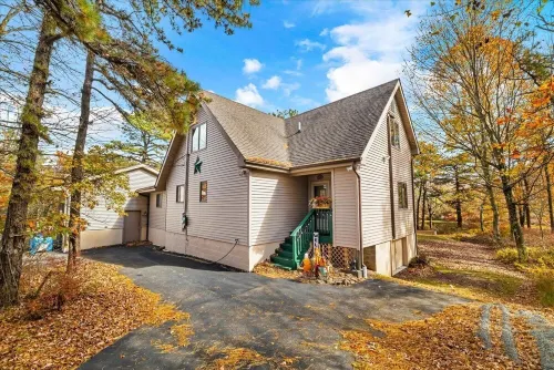 Minutes from Kalahari and Camelback, Lakefront Retreat!  Sleeps10+, GameRm