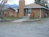 Cozy Home 10 blocks from Yellowstone Park