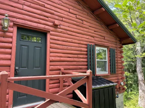 Cozy 2-bedroom cabin near Mount Snow 3 min drive