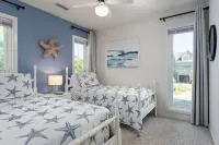 Paradise at The Point - Relaxing Home Steps to Beach + Sunsets + Ocean views Hotels near Topsail Beach fishing pier
