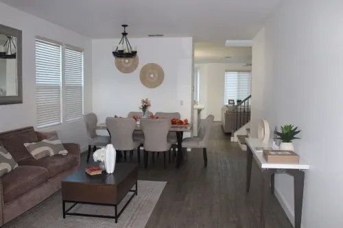 Large Home in Marysville  7 Min to Hard Rock Casino and 30 Min to Sacra-Airport Hotels in Linda