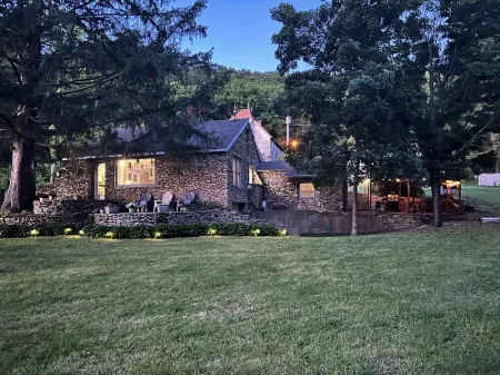 Cozy Cottage getaway on the Mississippi/Wisconsin River in Wyalusing State Park