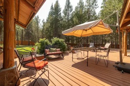 Cascade Basecamp | Fully Fenced/Hot Tub/Private!