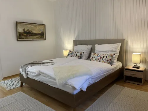Casa Estrella -5 min zum Duisburg Hbf, -nähe Uni Duisburg/essen -erdgeschoss