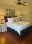 A Fishing and Swimming Paradise . Top Tier Lakeside House to Enjoy - 3-Star