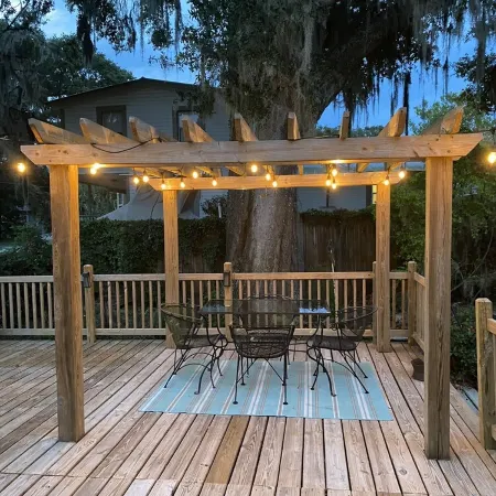 The Rose on Lakeside Mount Dora-Umatilla4 Bedrooms 2 1/2 bathrooms Sleeps 10