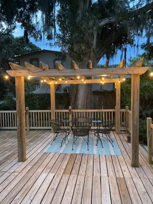 The Rose on Lakeside Mount Dora-Umatilla4 Bedrooms 2 1/2 bathrooms Sleeps 10