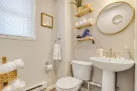 Pet-friendly, heart of downtown