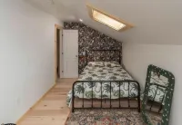 Modern HOT TUB 2mi to NEW PALTZ Hotel a New Paltz