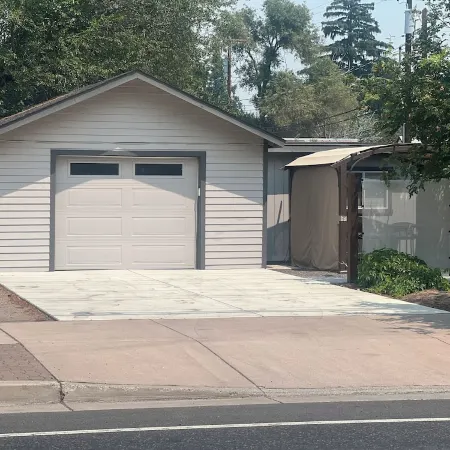 Cute Bungalow w/ garage Downtown Redmond - 4 guests