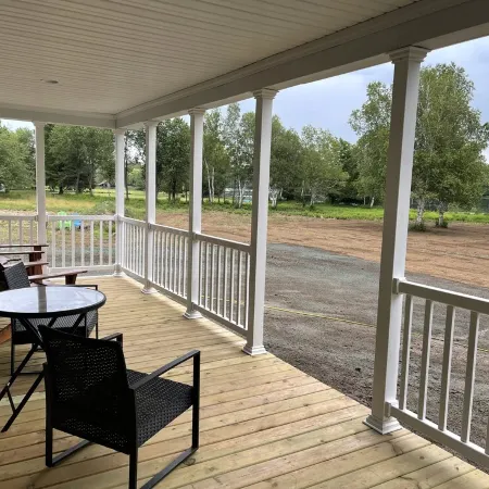 Escanaba River Modern Retreat • 10 Min to Town