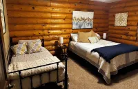 Log Home-Hot Tub-Game Room/Workout Room/Fireplace-BBQ-Yard Games/Pickleball Hotels in Woodmoor