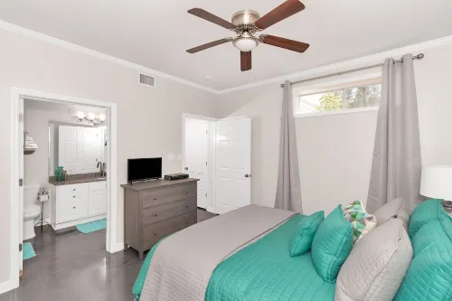 Waterfront Getaway at Lake Martin – Deep Water Access & Breathtaking Views