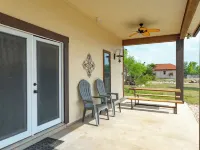 Casa Bella @ Buchanan Vacation Homes - Pool & Free Frio River Access Hotels in Concan